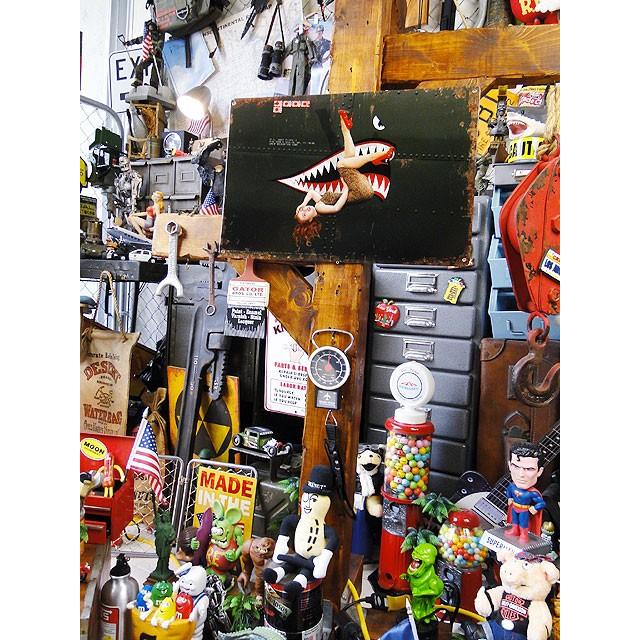 ピンナップガール＆戦闘機　U.S.ヘヴィースチールサイン　（シャークヘッド）　アメリカ雑貨　アメリカン雑貨 | アメリカン レトロ | 06