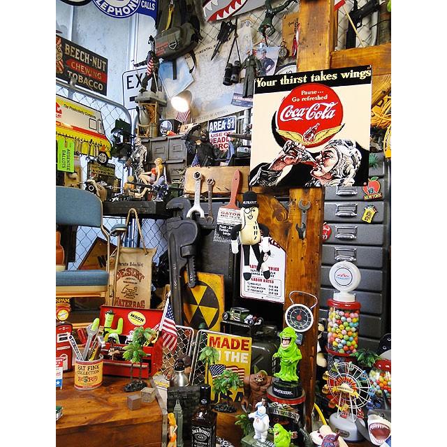 コカ・コーラ　エンボスティンサイン　（アヴィエイターマン）　アメリカ雑貨　アメリカン雑貨 | Coca Cola | 05