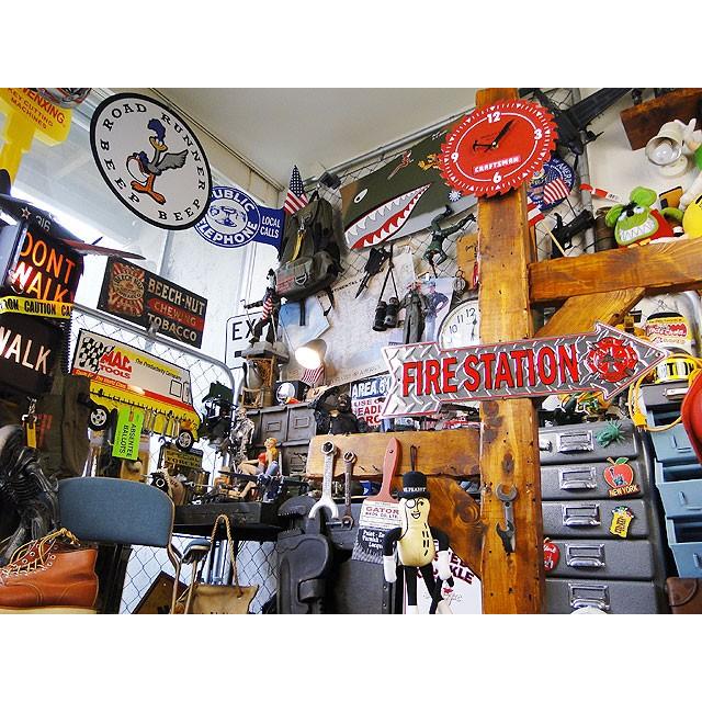 ファイヤーステーション　アローカットサイン　アメリカン雑貨 アメリカ雑貨 |  | 04