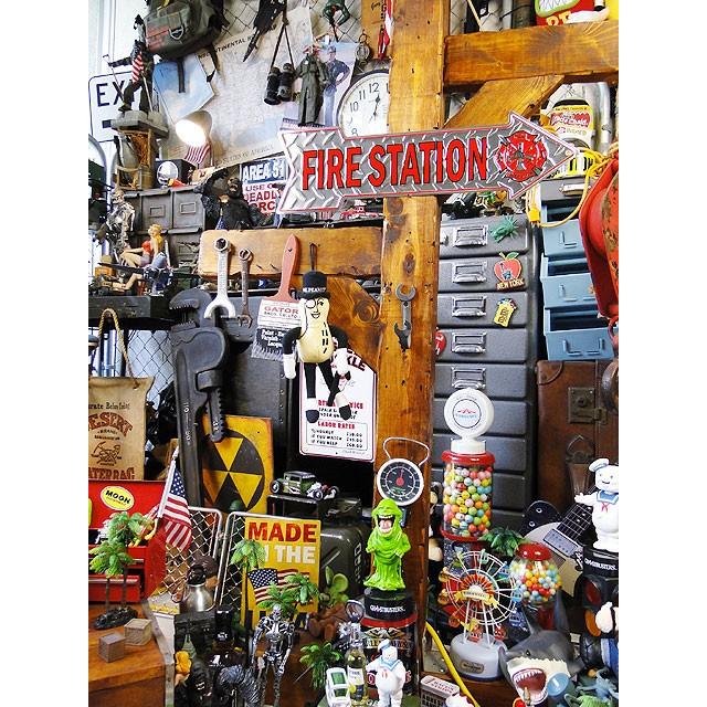 ファイヤーステーション　アローカットサイン　アメリカン雑貨 アメリカ雑貨 |  | 05