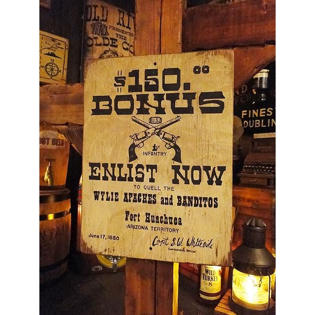 西部のお尋ね者ポスター　木製看板　（ウイリー・アパッチ）　アメリカ雑貨　アメリカン雑貨 | 