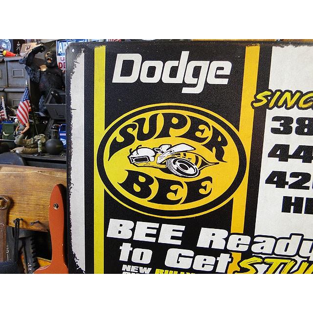 ダッジ　スーパービー　ブリキ看板　（BEE Ready to Get STUNG）　アメリカ雑貨　アメリカン雑貨 |  | 01