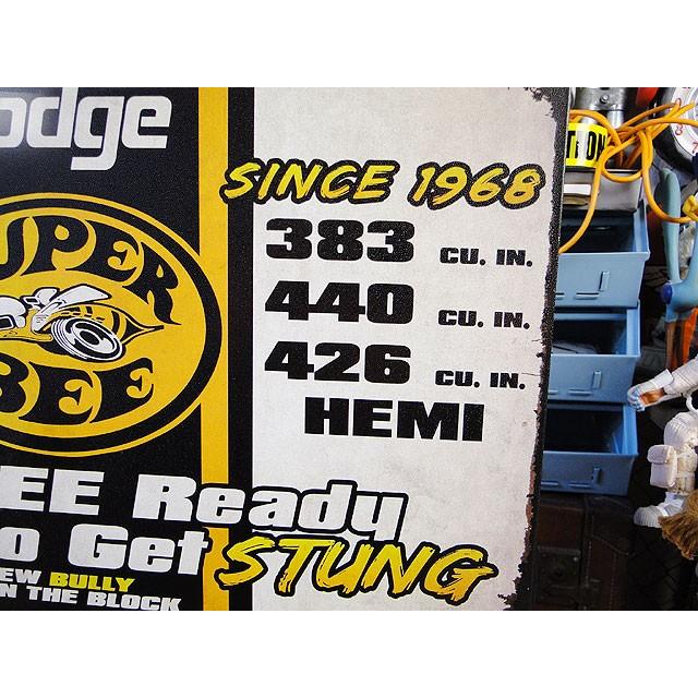 ダッジ　スーパービー　ブリキ看板　（BEE Ready to Get STUNG）　アメリカ雑貨　アメリカン雑貨 |  | 02
