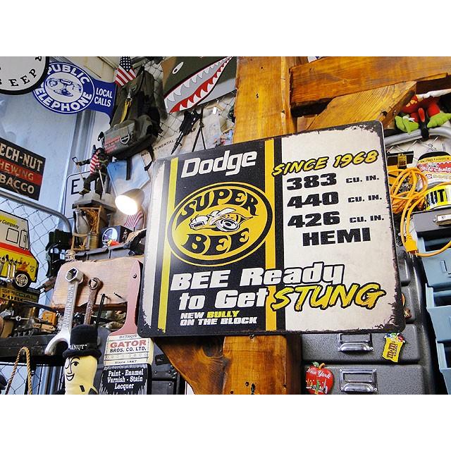 ダッジ　スーパービー　ブリキ看板　（BEE Ready to Get STUNG）　アメリカ雑貨　アメリカン雑貨 |  | 03