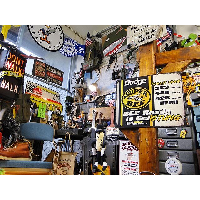 ダッジ　スーパービー　ブリキ看板　（BEE Ready to Get STUNG）　アメリカ雑貨　アメリカン雑貨 |  | 05