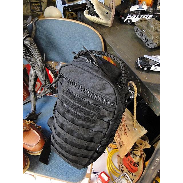 U.S.タイプ　ミリタリーボディバッグ　（ブラック）　アメリカ雑貨　アメリカン雑貨 |  | 01