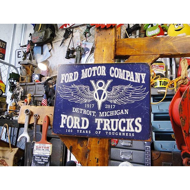 フォードトラック　100周年記念　ブリキ看板　■ アメリカン雑貨 アメリカ雑貨 |  | 03