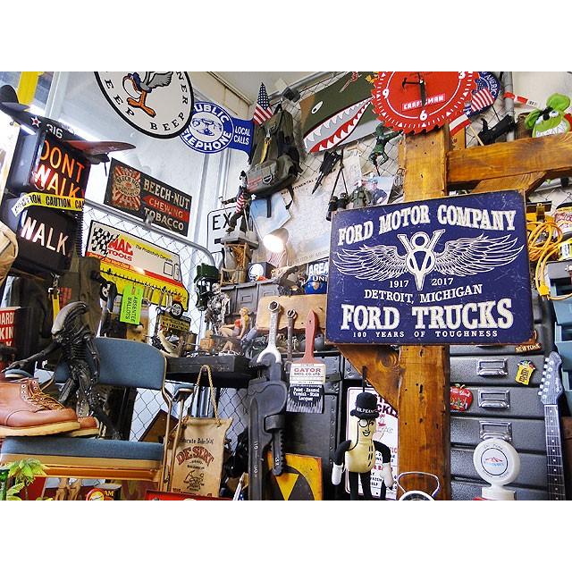 フォードトラック　100周年記念　ブリキ看板　■ アメリカン雑貨 アメリカ雑貨 |  | 05