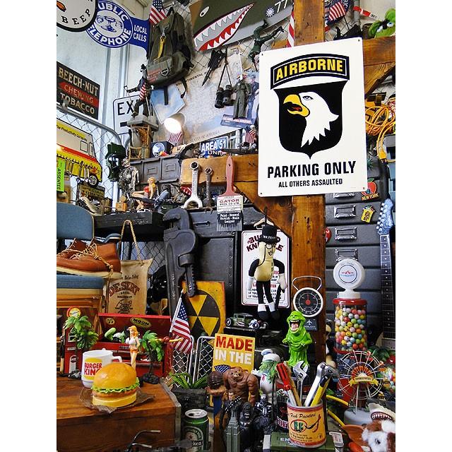 U.S.エアボーン専用駐車場　U.S.ヘヴィースチールサイン　アメリカ雑貨　アメリカン雑貨 |  | 06