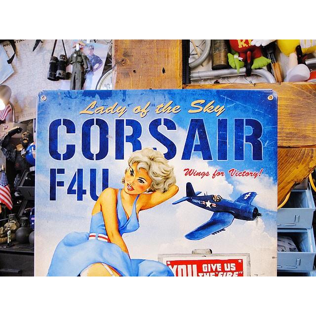 ピンナップガール＆戦闘機　U.S.ヘヴィースチールサイン　（F4U　コルセア）　アメリカ雑貨　アメリカン雑貨 爆買 |  | 01