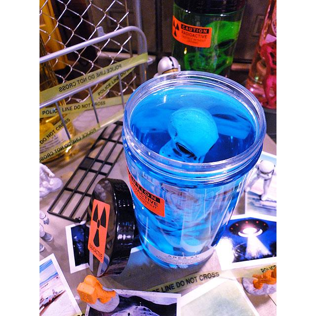 累計販売数5000個突破！　エリア51　エイリアンのホルマリン漬け　（ブルーエイリアン）　あの所さんが大絶賛！世田谷ベースに飾られてます |  | 10