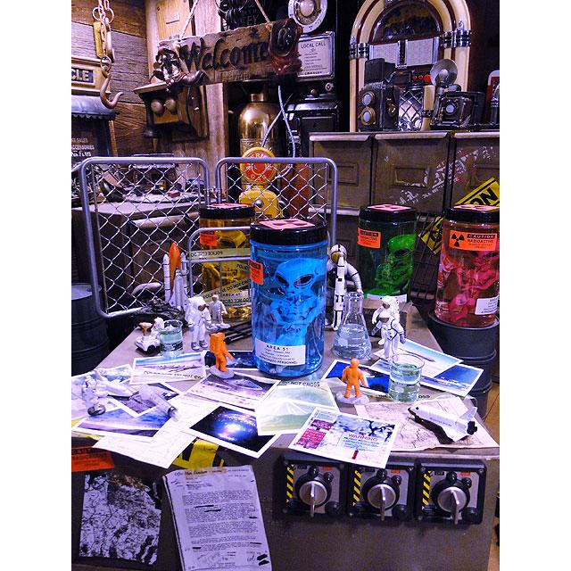 累計販売数5000個突破！　エリア51　エイリアンのホルマリン漬け　（ブルーエイリアン）　あの所さんが大絶賛！世田谷ベースに飾られてます |  | 08