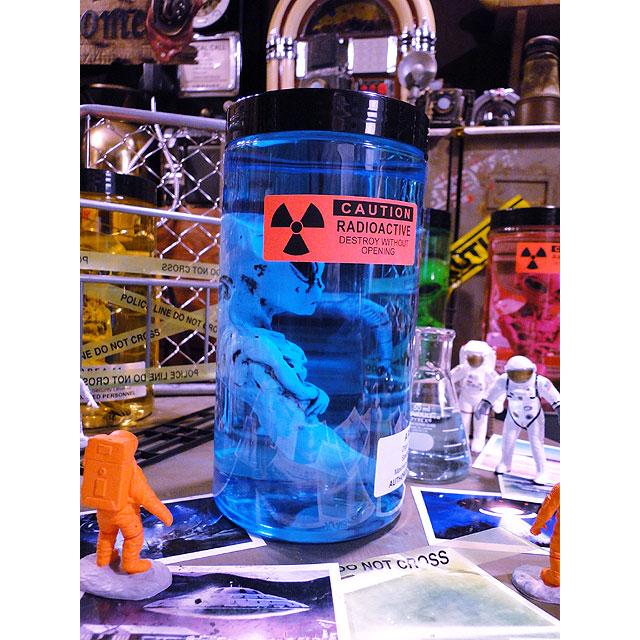 累計販売数5000個突破！　エリア51　エイリアンのホルマリン漬け　（ブルーエイリアン）　あの所さんが大絶賛！世田谷ベースに飾られてます |  | 09