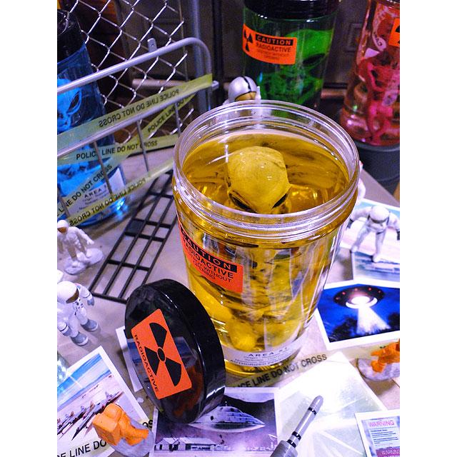 累計販売数5000個突破！　エリア51　エイリアンのホルマリン漬け　（ブラウンエイリアン）　所さんが大絶賛！世田谷ベースに飾られてます |  | 09