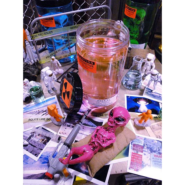 累計販売数5000個突破！　エリア51　エイリアンのホルマリン漬け　（ピンクエイリアン）　あの所さんが大絶賛！世田谷ベースに飾られてます |  | 10