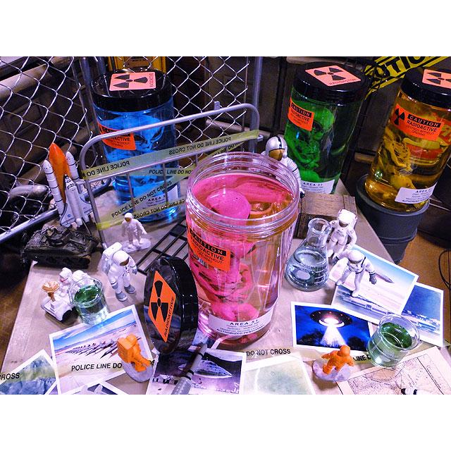 累計販売数5000個突破！　エリア51　エイリアンのホルマリン漬け　（ピンクエイリアン）　あの所さんが大絶賛！世田谷ベースに飾られてます |  | 12