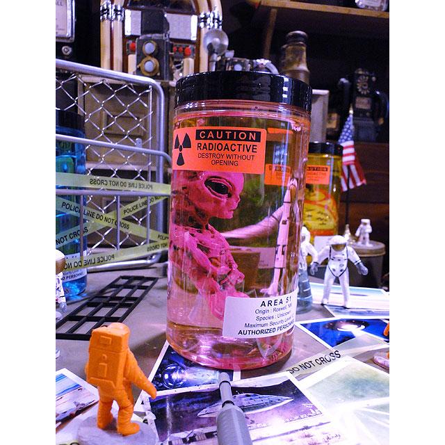 累計販売数5000個突破！　エリア51　エイリアンのホルマリン漬け　（ピンクエイリアン）　あの所さんが大絶賛！世田谷ベースに飾られてます |  | 14