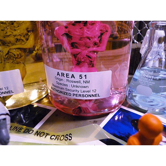 累計販売数5000個突破！　エリア51　エイリアンのホルマリン漬け　（ピンクエイリアン）　あの所さんが大絶賛！世田谷ベースに飾られてます |  | 16