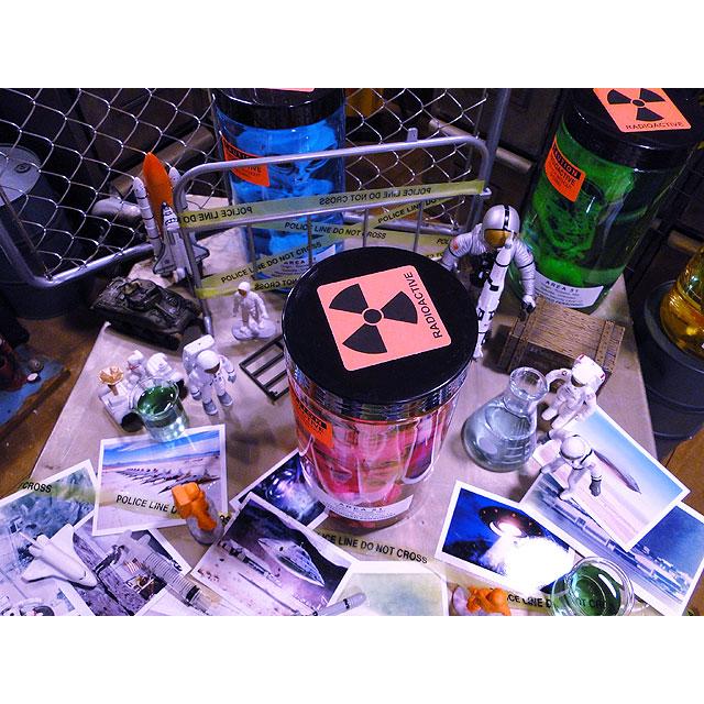 累計販売数5000個突破！　エリア51　エイリアンのホルマリン漬け　（ピンクエイリアン）　あの所さんが大絶賛！世田谷ベースに飾られてます |  | 01