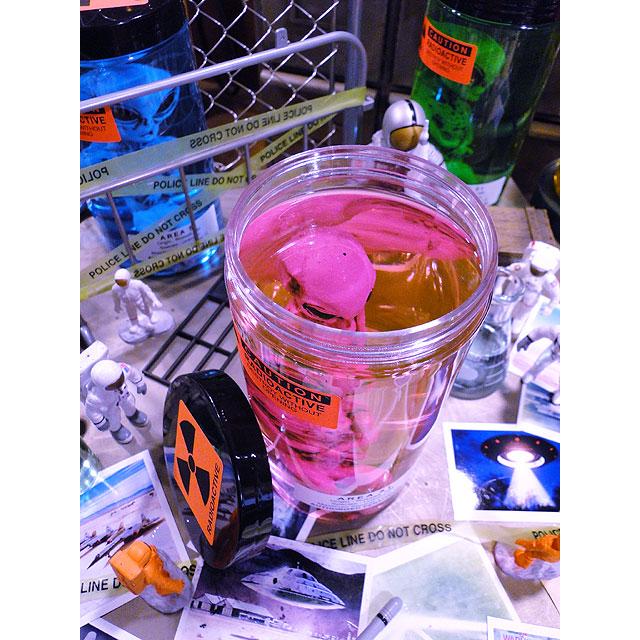 累計販売数5000個突破！　エリア51　エイリアンのホルマリン漬け　（ピンクエイリアン）　あの所さんが大絶賛！世田谷ベースに飾られてます |  | 08