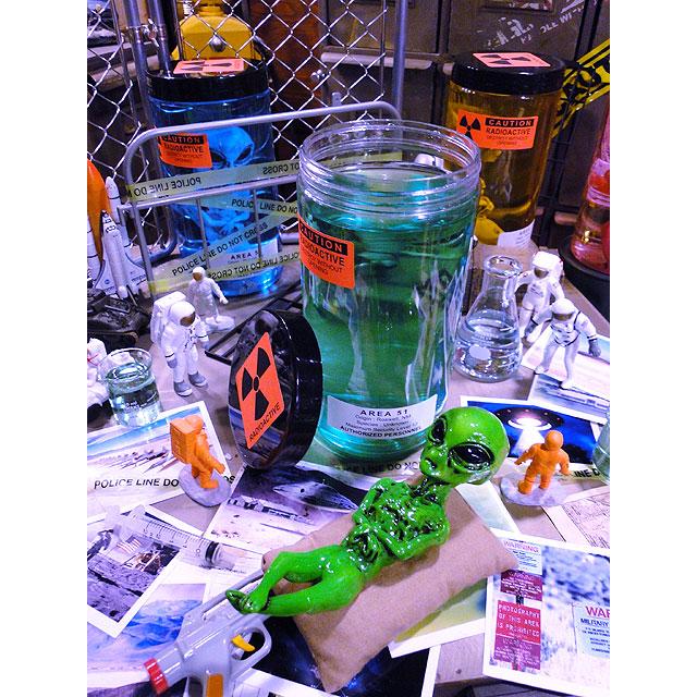 エリア51　エイリアンのホルマリン漬け　（グリーンエイリアン/グリーンリキッド）　あの所さんが大絶賛！世田谷ベースに飾られてます |  | 12