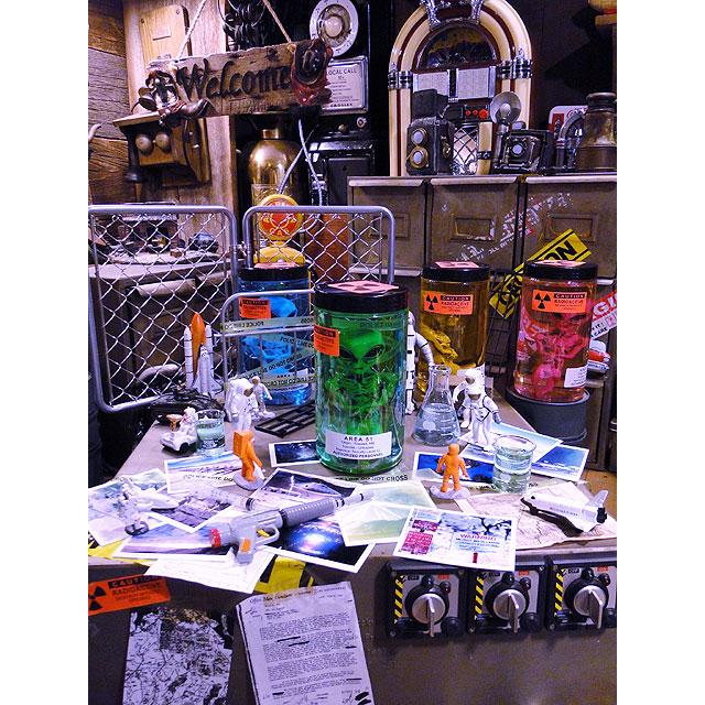 エリア51　エイリアンのホルマリン漬け　（グリーンエイリアン/グリーンリキッド）　あの所さんが大絶賛！世田谷ベースに飾られてます |  | 08