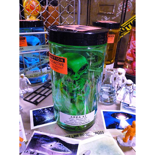 エリア51　エイリアンのホルマリン漬け　（グリーンエイリアン/グリーンリキッド）　あの所さんが大絶賛！世田谷ベースに飾られてます |  | 09