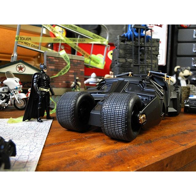 Jada　映画　バットマン　ダークナイト　バットモービル　ダイキャストミニカー　1/24スケール　（バットマンフィギュア付き） |  | 02