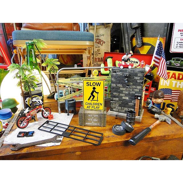 ゆっくり走ろう！子供が遊んでます　U.S.パブリックサインステッカーシリーズ　（キックボード）　アメリカン雑貨　アメリカ雑貨 |  | 02