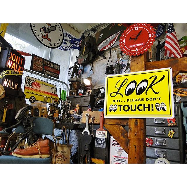 ムーンアイズ　「見て！」サインプレート　アメリカ雑貨 アメリカン雑貨 |  | 02