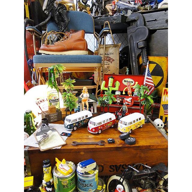 1962年 フラワームーブメント仕様ワーゲンバス ミニカー 1/32スケール