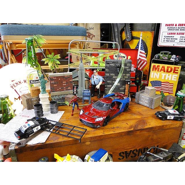 Jada マーベル アベンジャーズ スパイダーマン＆2017年フォードGTのダイキャストミニカー 1/24スケール ■ アメリカン雑貨 アメリカ雑貨 |  | 11