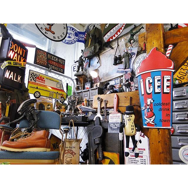 ICEE　アイシーフローズンカップ　エンボスティンサイン　（レッド）　■　アメリカン雑貨　アメリカ雑貨 |  | 04