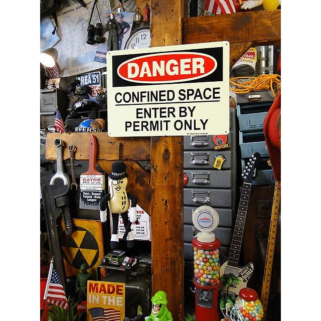 アメリカの蓄光警告サイン　（危険　閉鎖スペースにつき関係者以外立ち入り禁止）　■　アメリカン雑貨　アメリカ雑貨 |  | 02