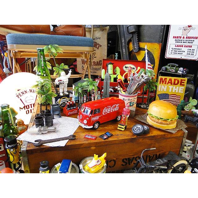 コカ・コーラ　1963年　フォルクス・ワーゲン　タイプ2　カーゴバン　ダイキャストミニカー　1/24　（デリバリースタッフのフィギュア付） | Coca Cola | 10