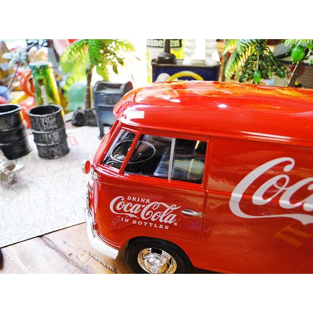 コカ・コーラ　1963年　フォルクス・ワーゲン　タイプ2　カーゴバン　ダイキャストミニカー　1/24　（デリバリースタッフのフィギュア付） | Coca Cola | 05