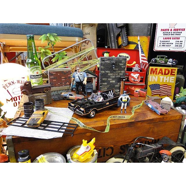 クラシックTVシリーズ　バットモービル　ダイキャストミニカー　1/24スケール　（バットマンフィギュア付き） |  | 10