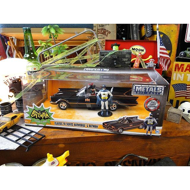 クラシックTVシリーズ　バットモービル　ダイキャストミニカー　1/24スケール　（バットマンフィギュア付き） |  | 12