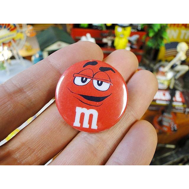 m&m's缶バッジ Sサイズ （レッド/フェイス） □ アメリカン雑貨