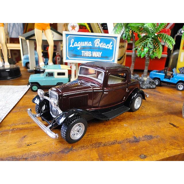 1932 ブラウン 5 ウィンドウ・クーペウィズ/ラットフィンクフィギア