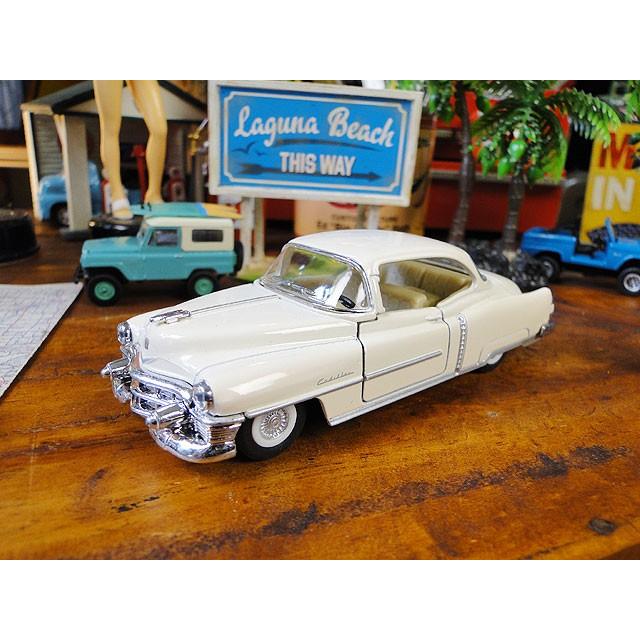 Cadillac ダンバリーミント1953 ミニカー ホワイト Danbury Mint 1953 Cadillac Eldorado 1:16 Diecast Car Ivory Red w