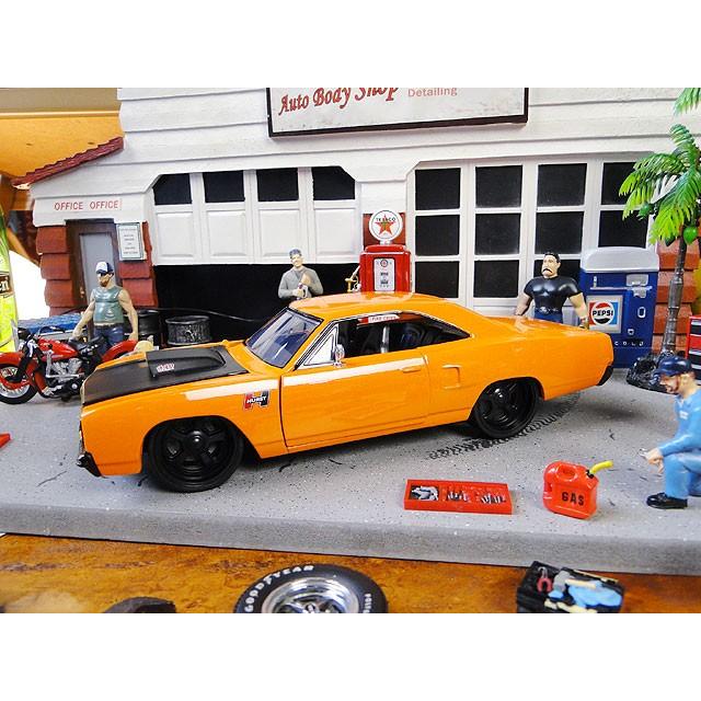 『希少車』プリムスロードランナー1970 チームスコーチャーズ　ミニカー Jada 1970年プリムス ロードランナー ダイキャストミニカー 1/24