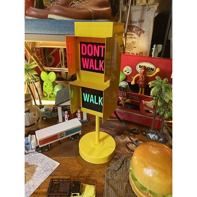 アメリカの信号機ライト （WALK/DONT WALK） □ アメリカン雑貨 