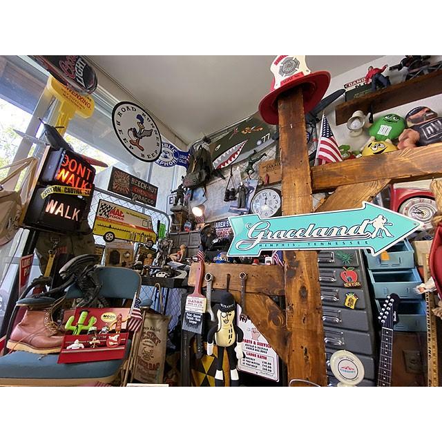 「グレースランドはこちら！」　アローカットサイン　■ アメリカン雑貨 アメリカ雑貨 |  | 03