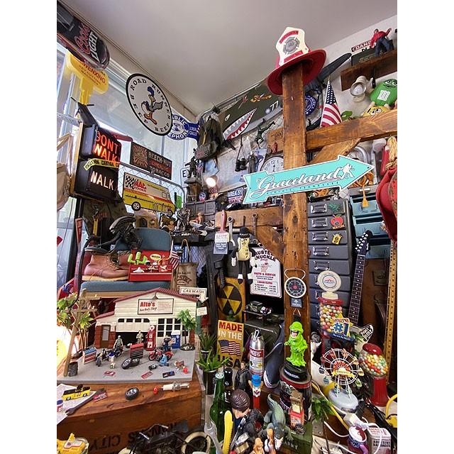 「グレースランドはこちら！」　アローカットサイン　■ アメリカン雑貨 アメリカ雑貨 |  | 04