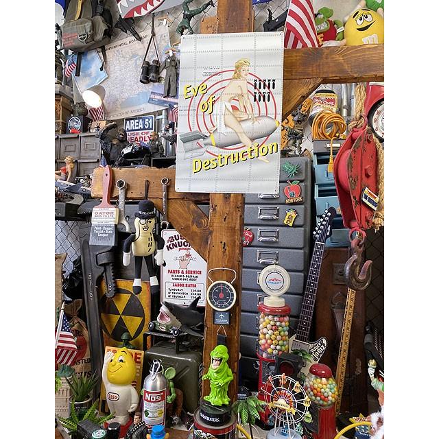 ピンナップガール　ミリタリーアート　ブリキ看板　（Eve of Destruction　明日なき世界）　■ アメリカン雑貨 アメリカ雑貨 |  | 03