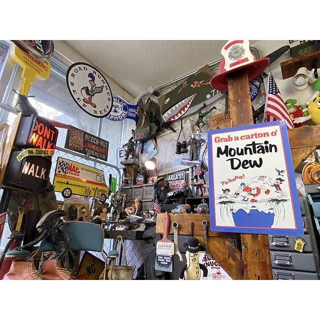 マウンテンデュー　ブリキ看板　（GRAB A CARTON）　■ アメリカン雑貨 アメリカ雑貨 |  | 03