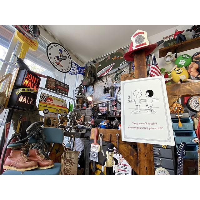 アメリカンジョーク　ブリキ看板　（NO YOU CAN'T TOUCH IT）　■ アメリカン雑貨 アメリカ雑貨 |  | 03