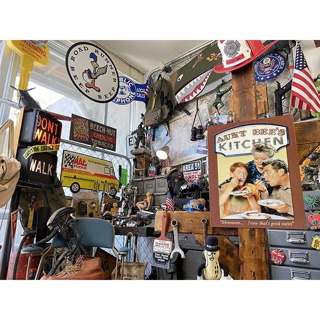 ドラマ「メイベリー110番」アンディ・グリフィス・ショー　ブリキ看板　（ビーおばさんのキッチン）　■　アメリカン雑貨　アメリカ雑貨 |  | 04