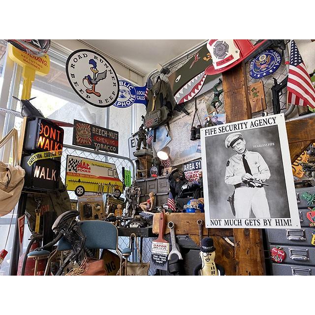 ドラマ「メイベリー110番」アンディ・グリフィス・ショー　ブリキ看板　（ファイヤーセキュリティエージェンシー） |  | 04